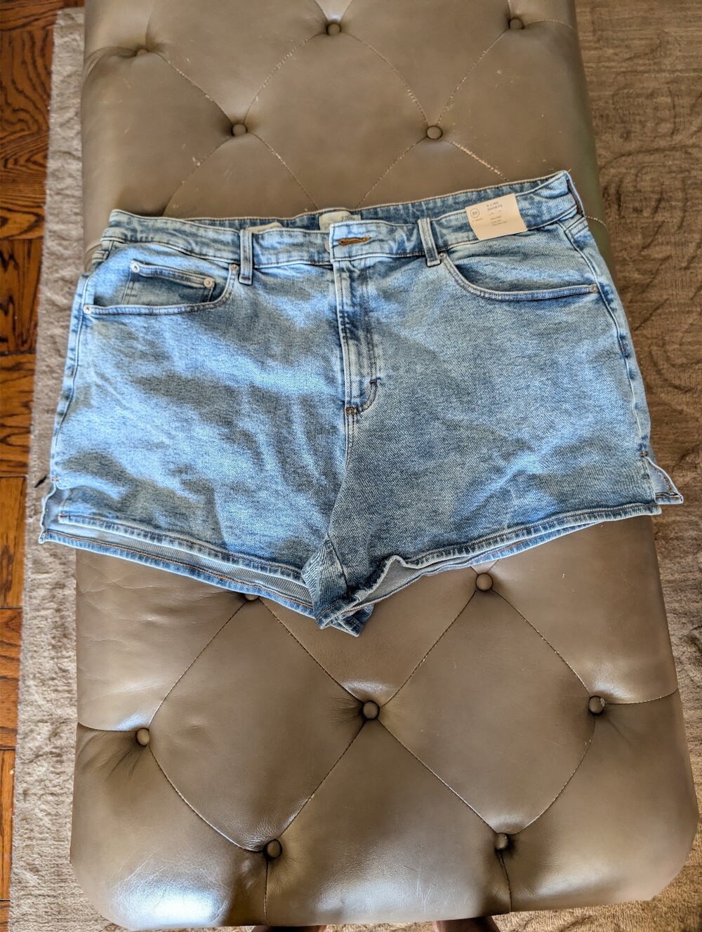 UNIVERSAL THREAD Women's Aline Jean Shorts Size 20